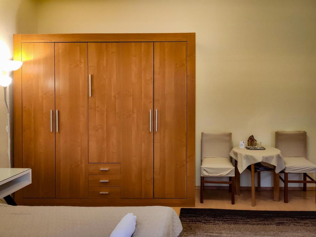 Afrodite Apartmanhaz Eger Buitenkant foto