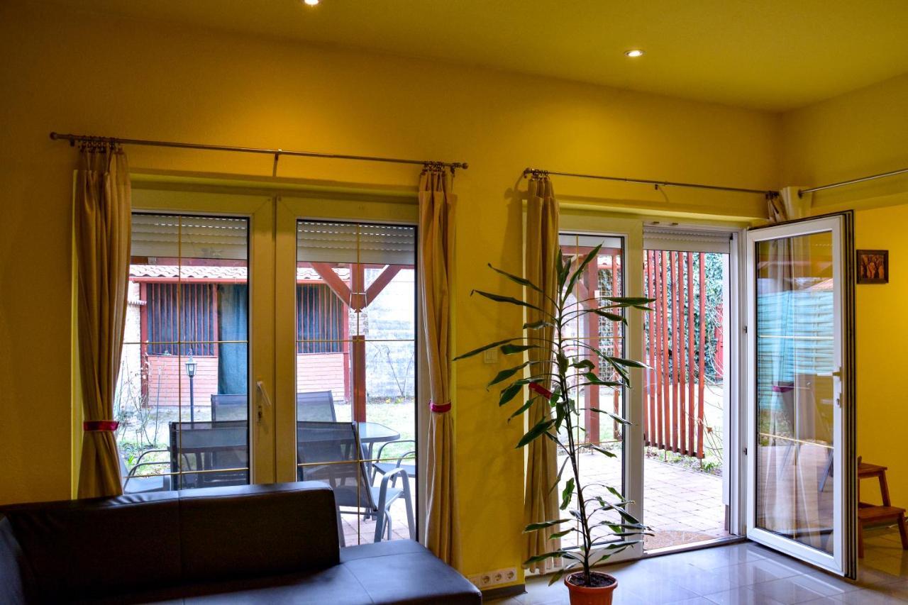 Afrodite Apartmanhaz Eger Buitenkant foto