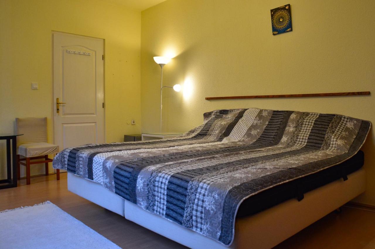 Afrodite Apartmanhaz Eger Buitenkant foto