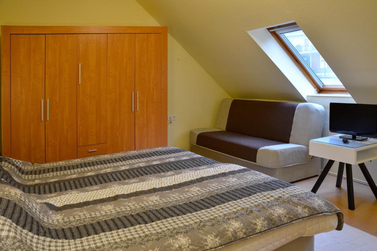 Afrodite Apartmanhaz Eger Buitenkant foto