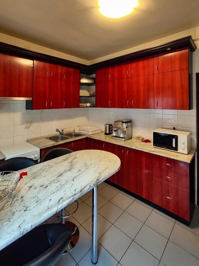 Afrodite Apartmanhaz Eger Buitenkant foto